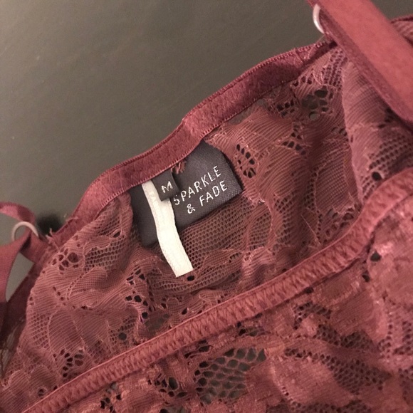 UO Sparkle & Fade Scallop Lace Bralette 💘 - Picture 4 of 5